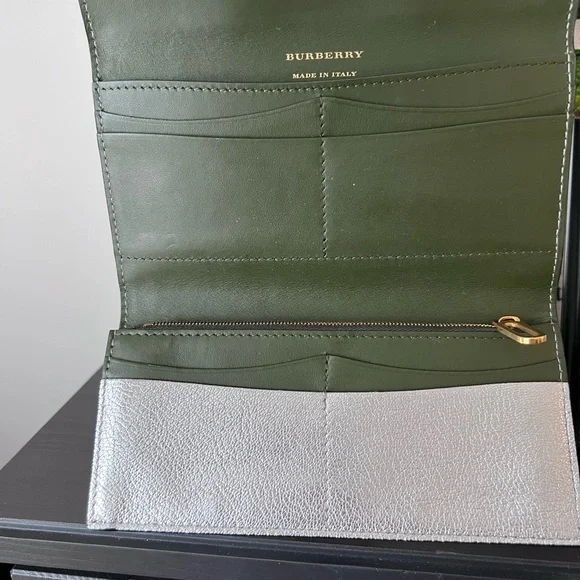 BURBERRY Silver Leather Highbury D-Ring Continental Wallet - Picture 8 of 13